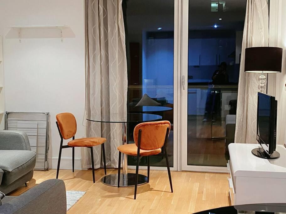 1 Bed 1 Bath Modern Zone 2 * London